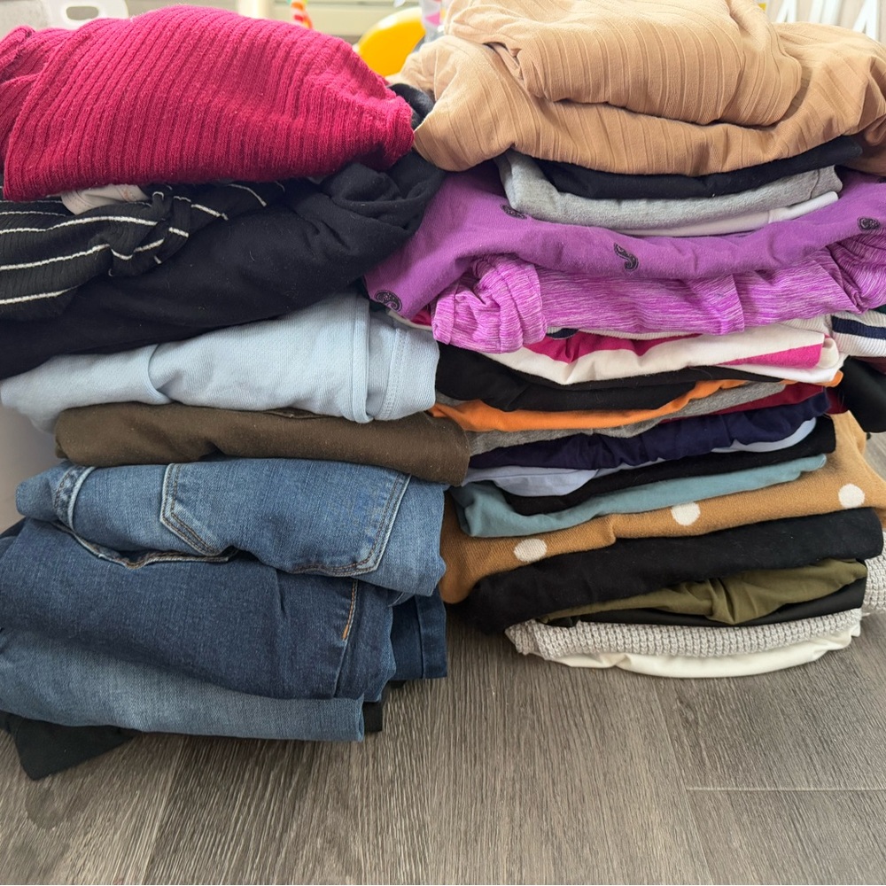 Maternity Clothing Lot: Size Medium